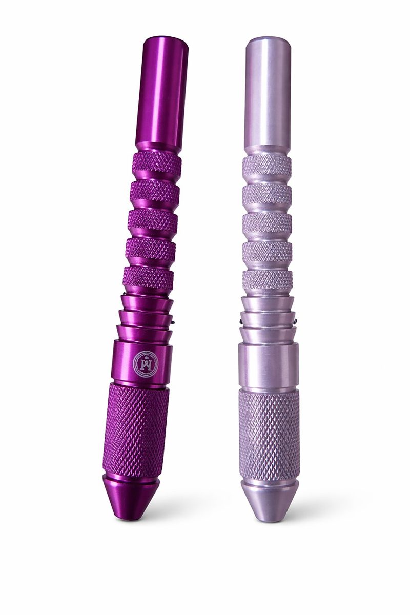 Deux pièces moletées et anodisées, violet et lilas